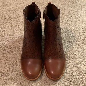 NWOT Brighton Glory booties